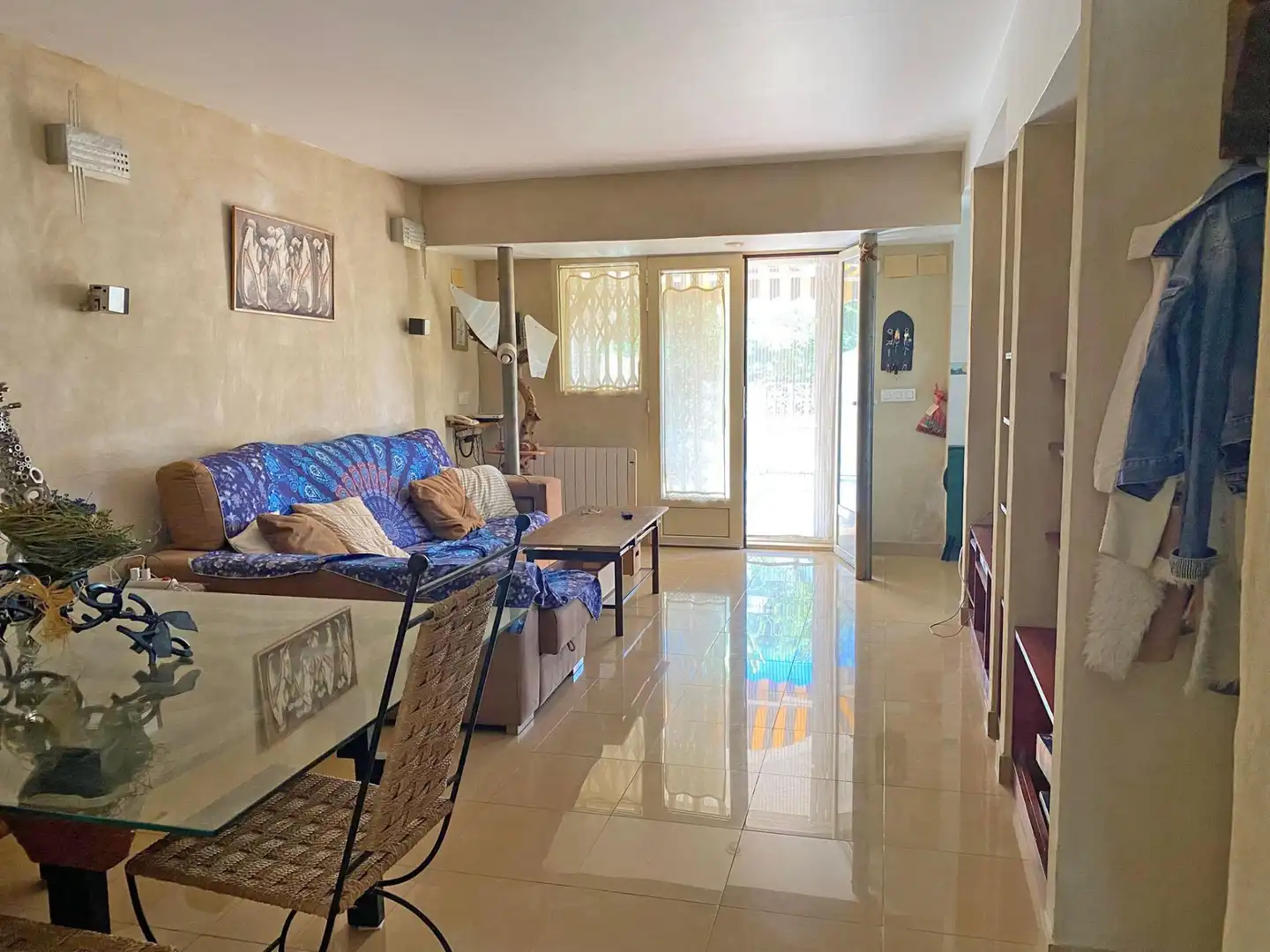 Sala de estar de Casa adosada en venta en El Campello con Jardín privado y Piscina comunitaria