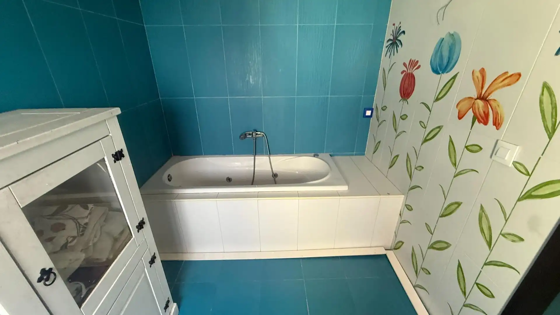 Bathroom of Detached homes for sale in Chiclana de la Frontera  with Air Conditioner and Storage room