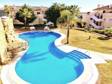 Flat with pool for sale in Calle Esmeralda 15