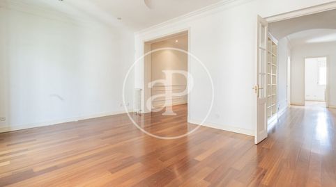 Photo 5 of Flat for rent in C. del Monte Esquinza, Almagro, Madrid Capital