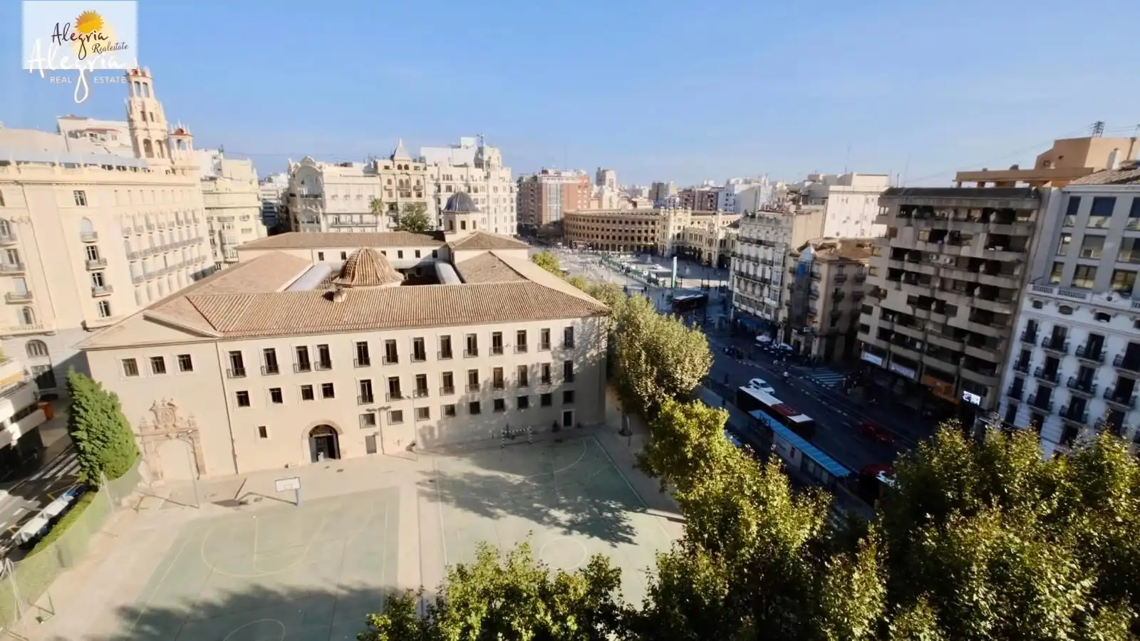 Außenansicht von Maisonette zum Verkauf in Valencia mit Klimaanlage, Heizung und Terrasse