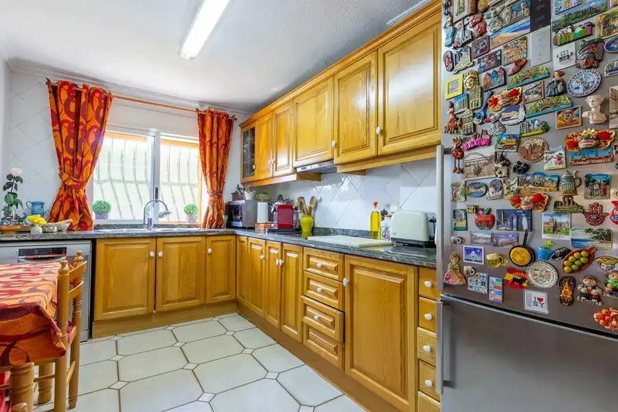 Cuina de Casa o xalet en venda en Finestrat amb Jardí privat, Terrassa i Traster
