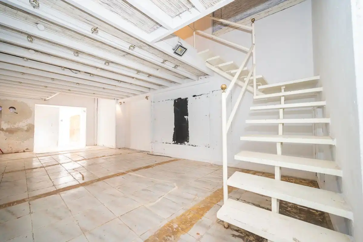 Local comercial en venta en Carrer Enmig, imagen 2
