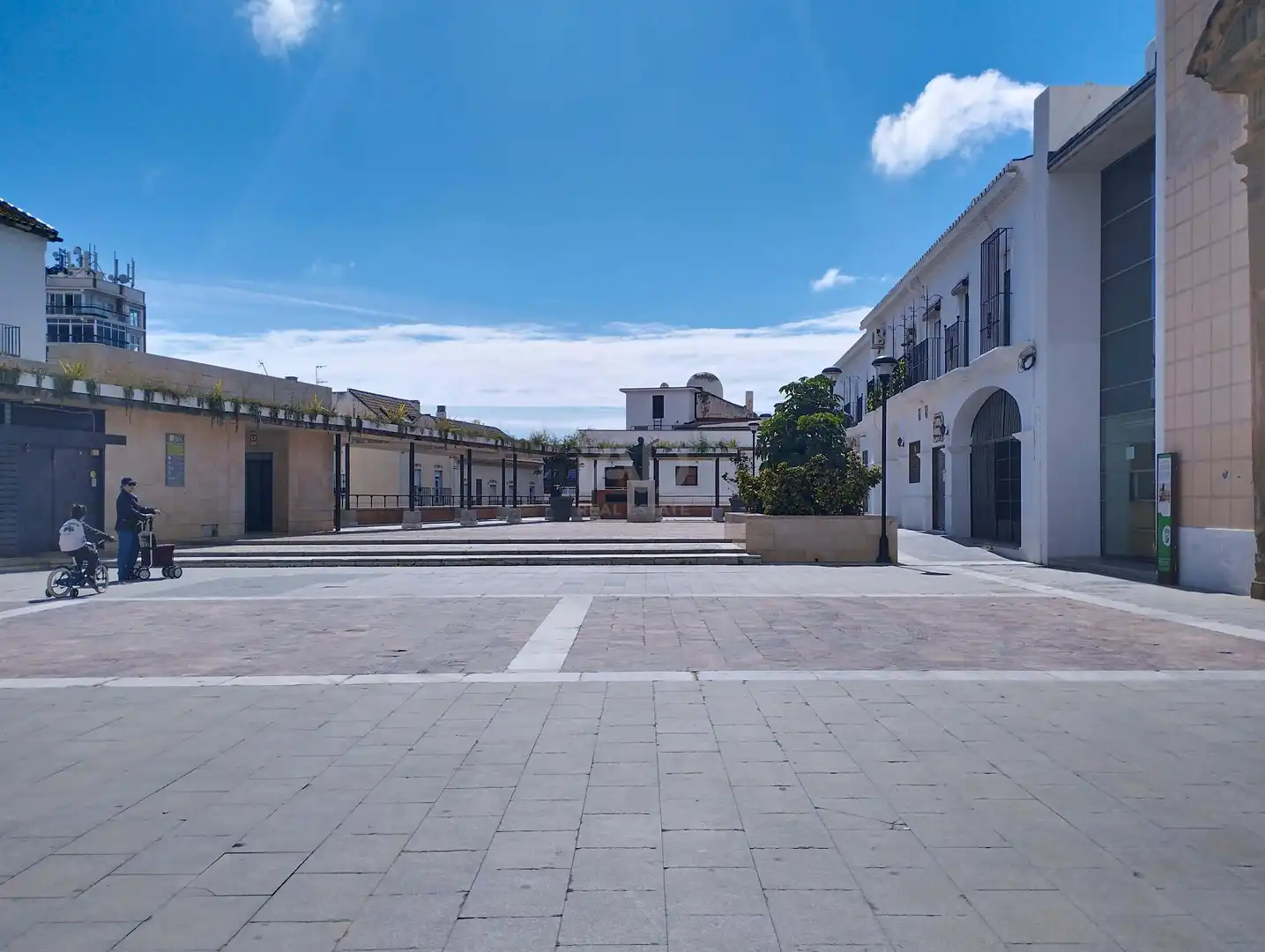 Exterior view of Buildings for sale in Vélez-Málaga