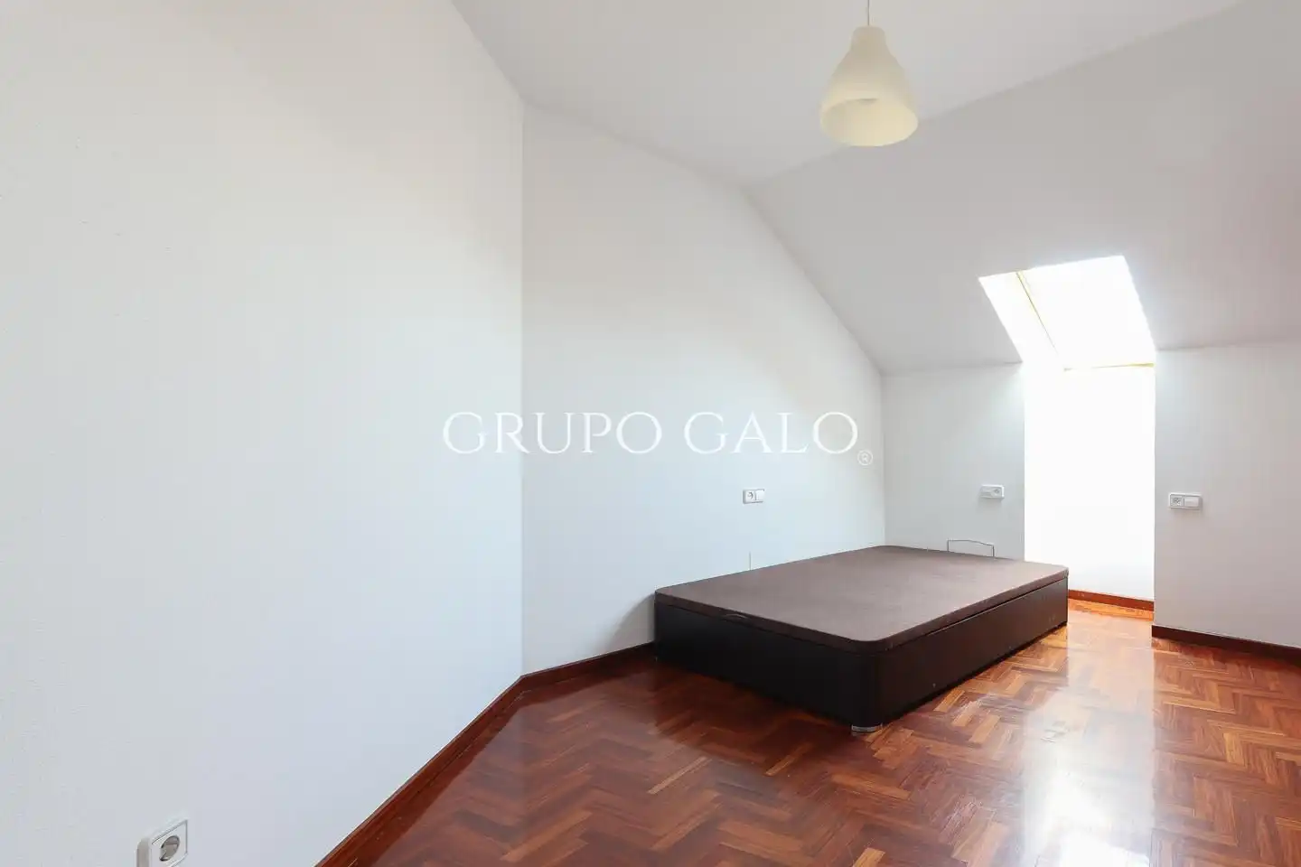 Dúplex de alquiler en Vigo  con Calefacción, Parquet y Terraza