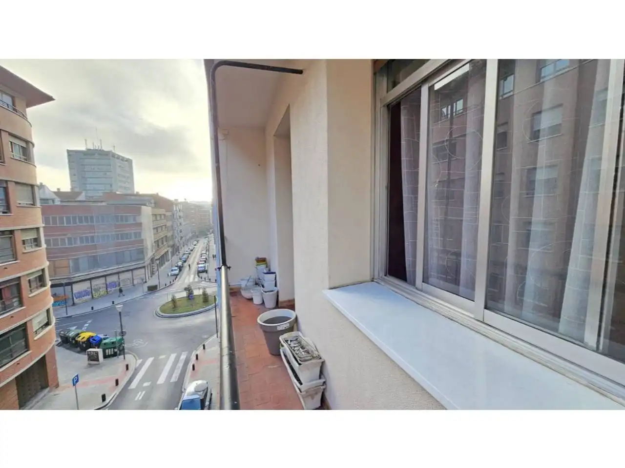Vista exterior de Piso en venta en Bilbao  con Balcón