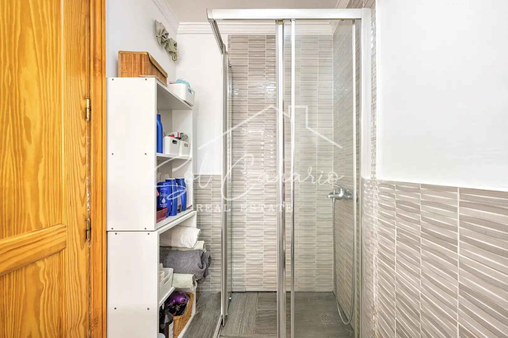 Baño de Piso en venta en Telde con Amueblado