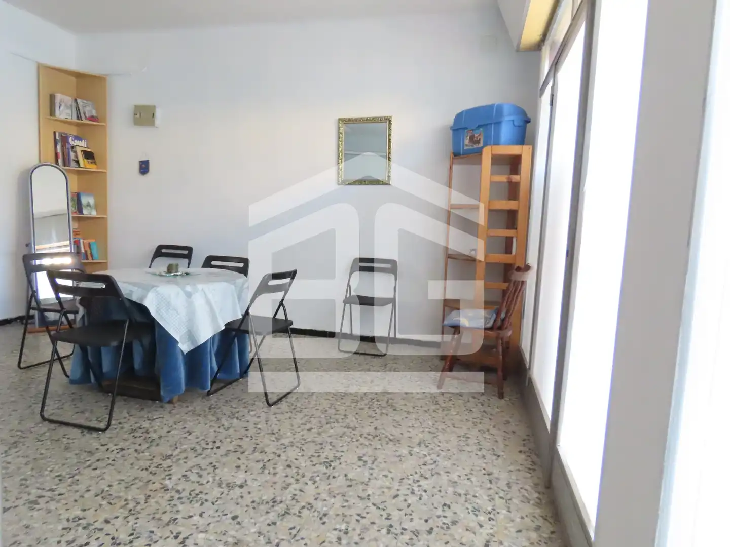 Menjador de Local en venda en Sant Fost de Campsentelles amb Moblat