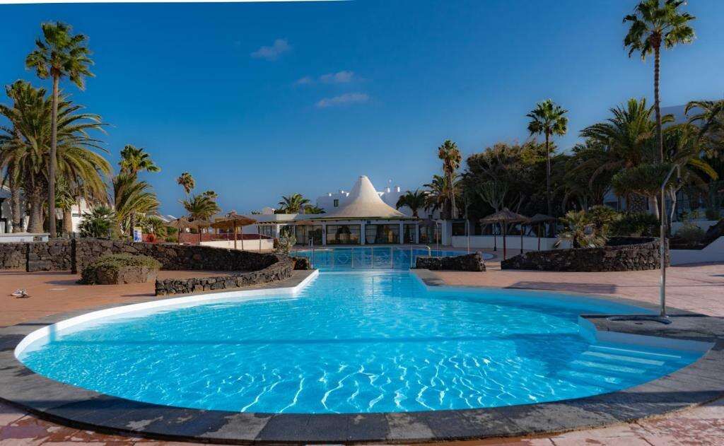Piscina de Casa o xalet en venda en Teguise amb Terrassa, Moblat i Piscina comunitària