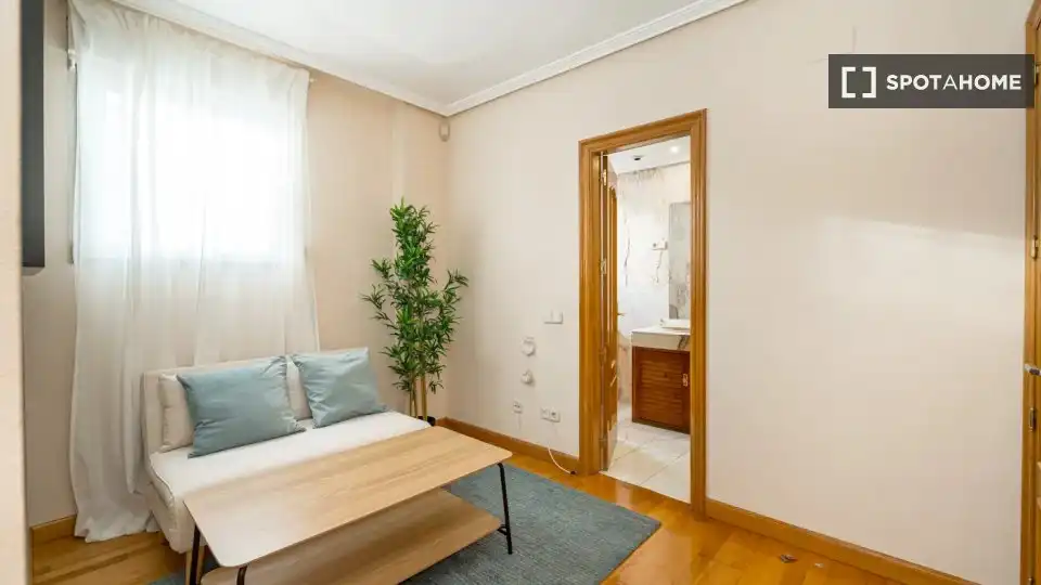 Habitació a Conde Orgaz - Piovera