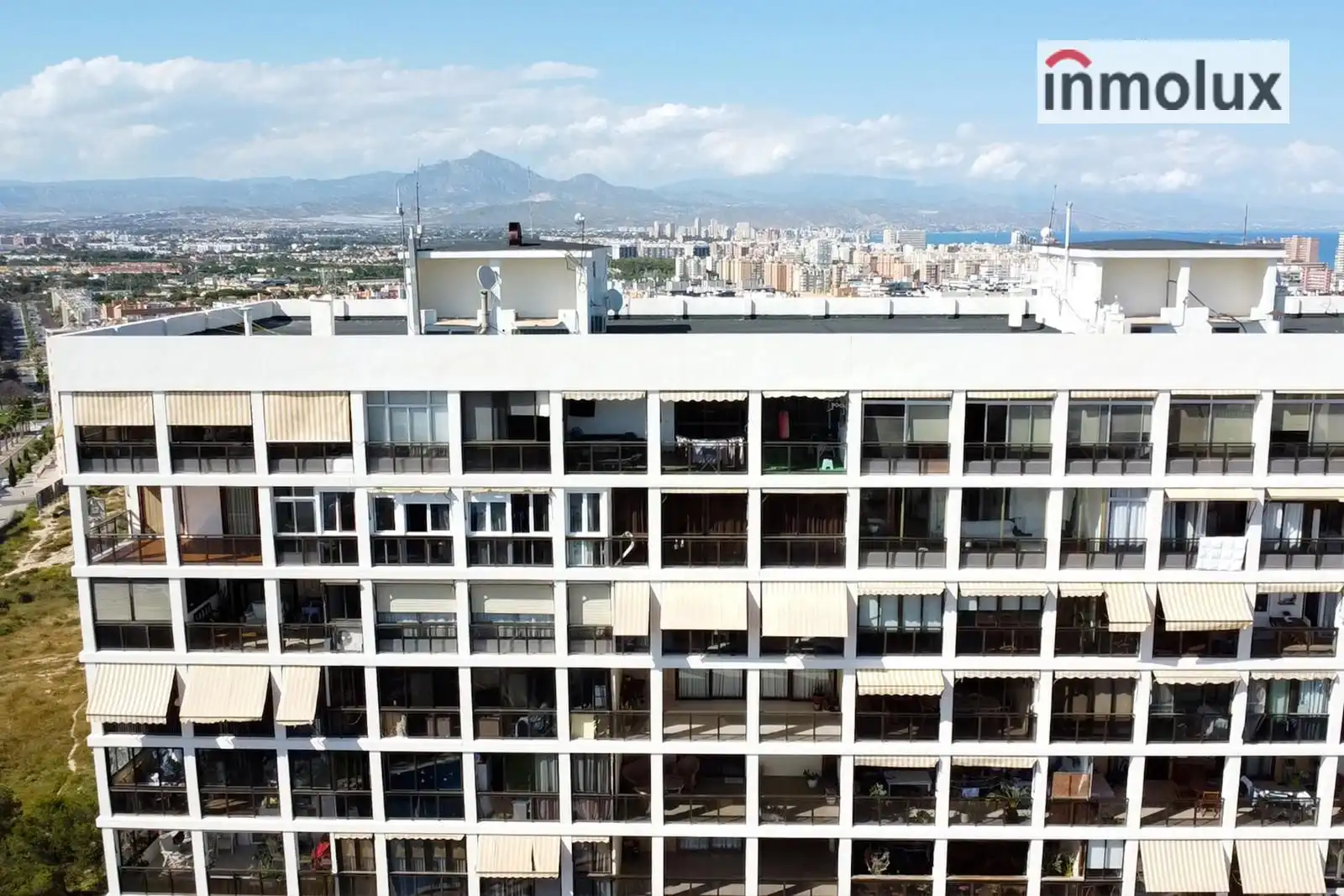 Vista exterior de Pis en venda en Alicante / Alacant amb Aire condicionat, Calefacció i Piscina