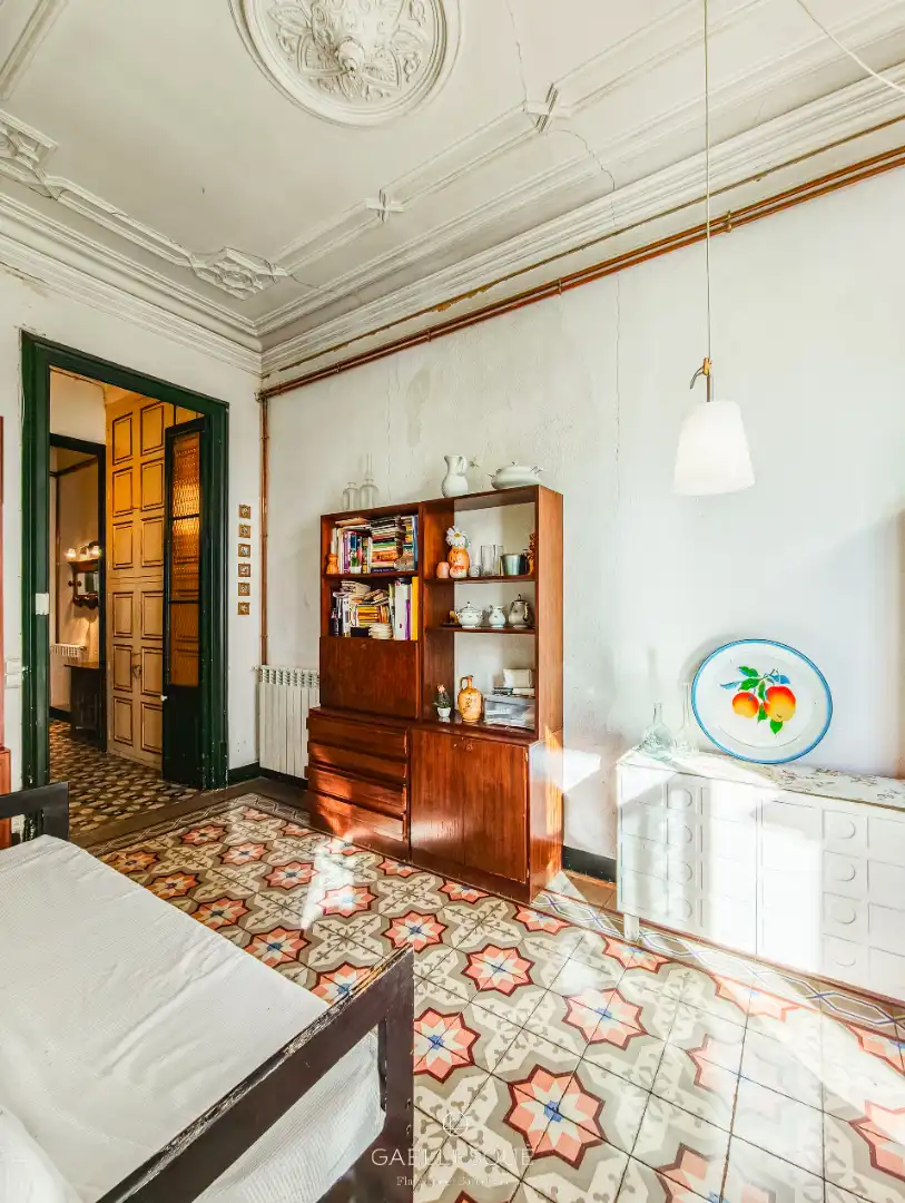 Sala d'estar de Casa adosada en venda en Barcelona amb Calefacció, Jardí privat i Terrassa