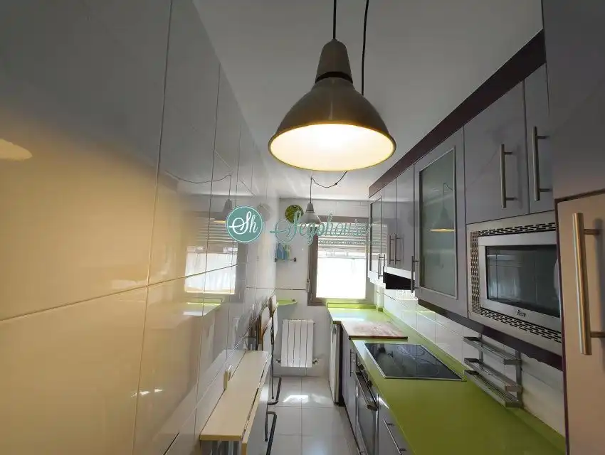 Cocina de Piso en venta en Torrecaballeros con Calefacción y Internet