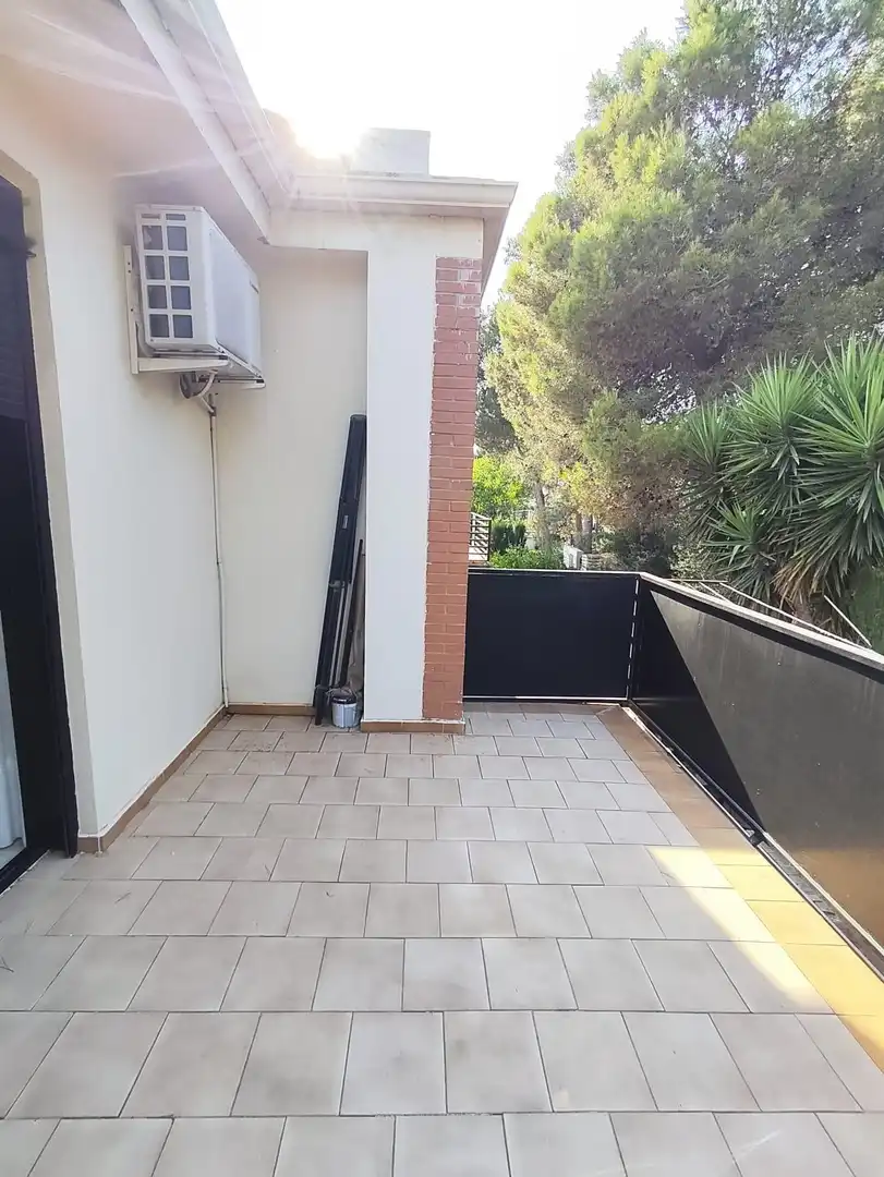 Terrassa de Casa adosada en venda en Torrent amb Aire condicionat, Jardí privat i Terrassa