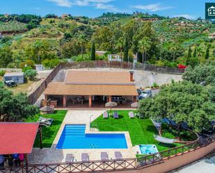 Jardí de Casa o xalet en venda en Alhaurín El Grande amb Aire condicionat, Terrassa i Piscina