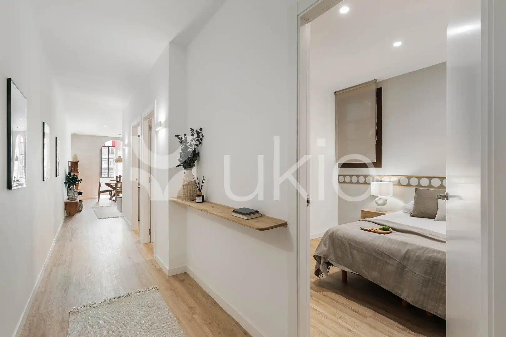 Dormitori de Apartament de lloguer en Barcelona amb Aire condicionat, Calefacció i Moblat