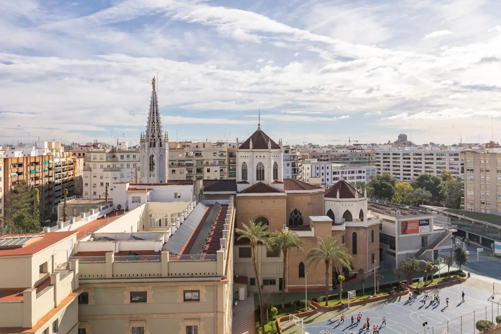 Vista exterior de Pis en venda en Valencia amb Parquet i Balcó