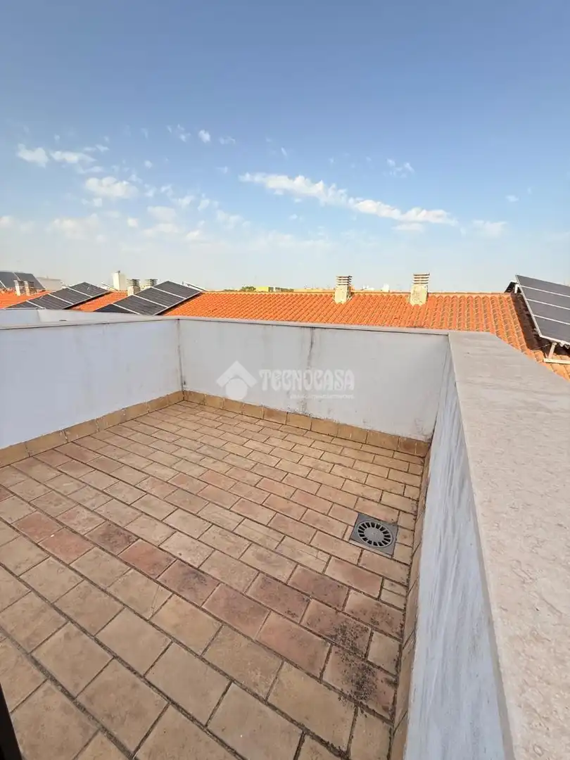 Terrasse von Einfamilien-Reihenhaus zum Verkauf in Alcalá de Guadaira mit Klimaanlage und Terrasse