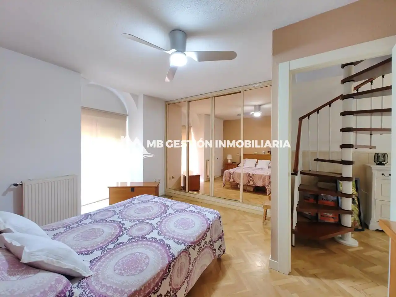 Schlafzimmer von Maisonette zum Verkauf in Fuenlabrada mit Klimaanlage, Heizung und Terrasse