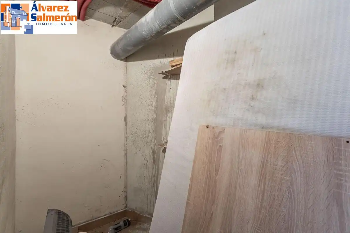 Flat for sale in La Zubia  with Air Conditioner and Storage room