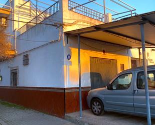 Exterior view of Single-family semi-detached for sale in  Sevilla Capital  with Air Conditioner and Balcony