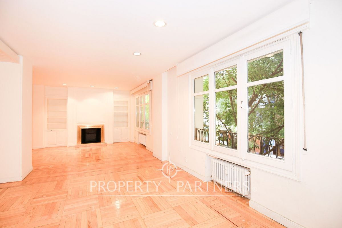 Vista exterior de Apartament de lloguer en  Madrid Capital amb Aire condicionat i Calefacció