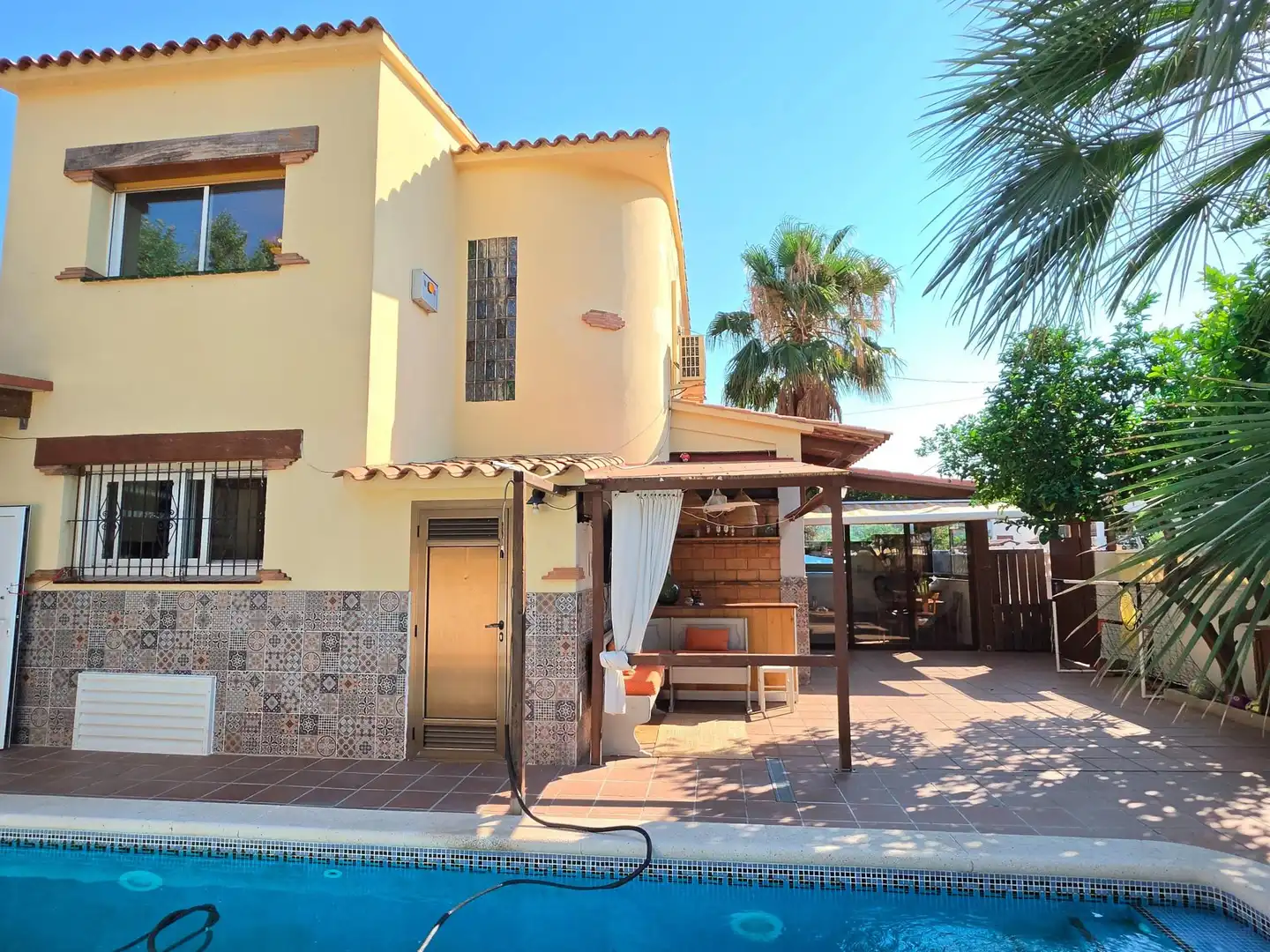Vista exterior de Casa adosada en venta en Sant Pere de Ribes con Aire acondicionado, Calefacción y Piscina