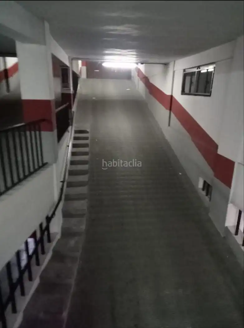 Motorradstellplatz zur Miete in Carrer del Periodista Gil Sumbiela 64, imagen 6