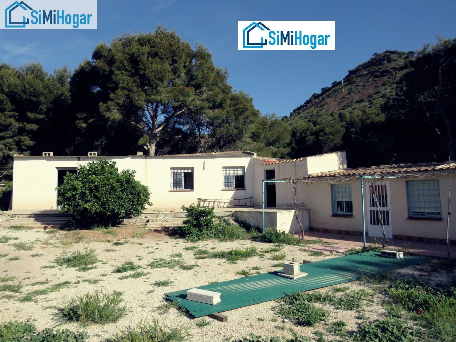 Vista exterior de Casa o xalet en venda en Cartagena amb Aire condicionat, Jardí privat i Terrassa