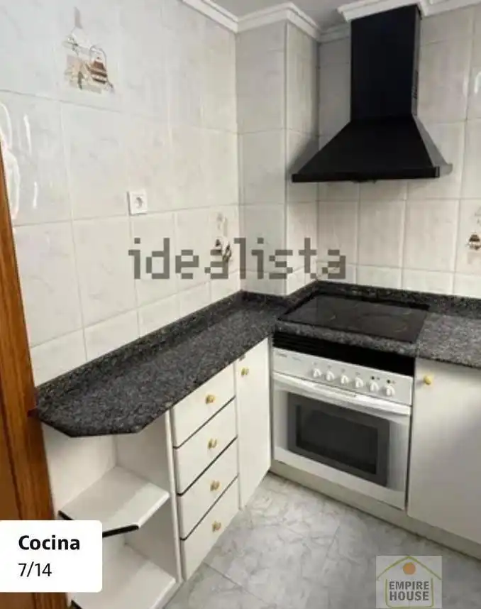 Cuina de Pis de lloguer en Valencia amb Aire condicionat i Moblat