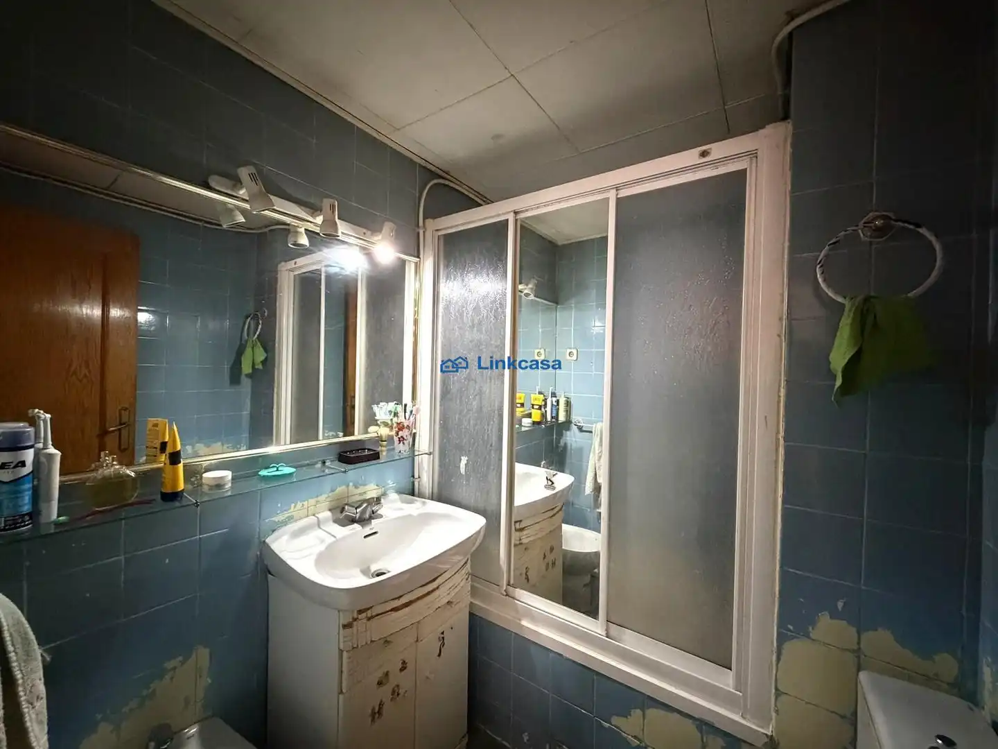 Bathroom of Flat for sale in Leganés  with Air Conditioner, Heating and Storage room