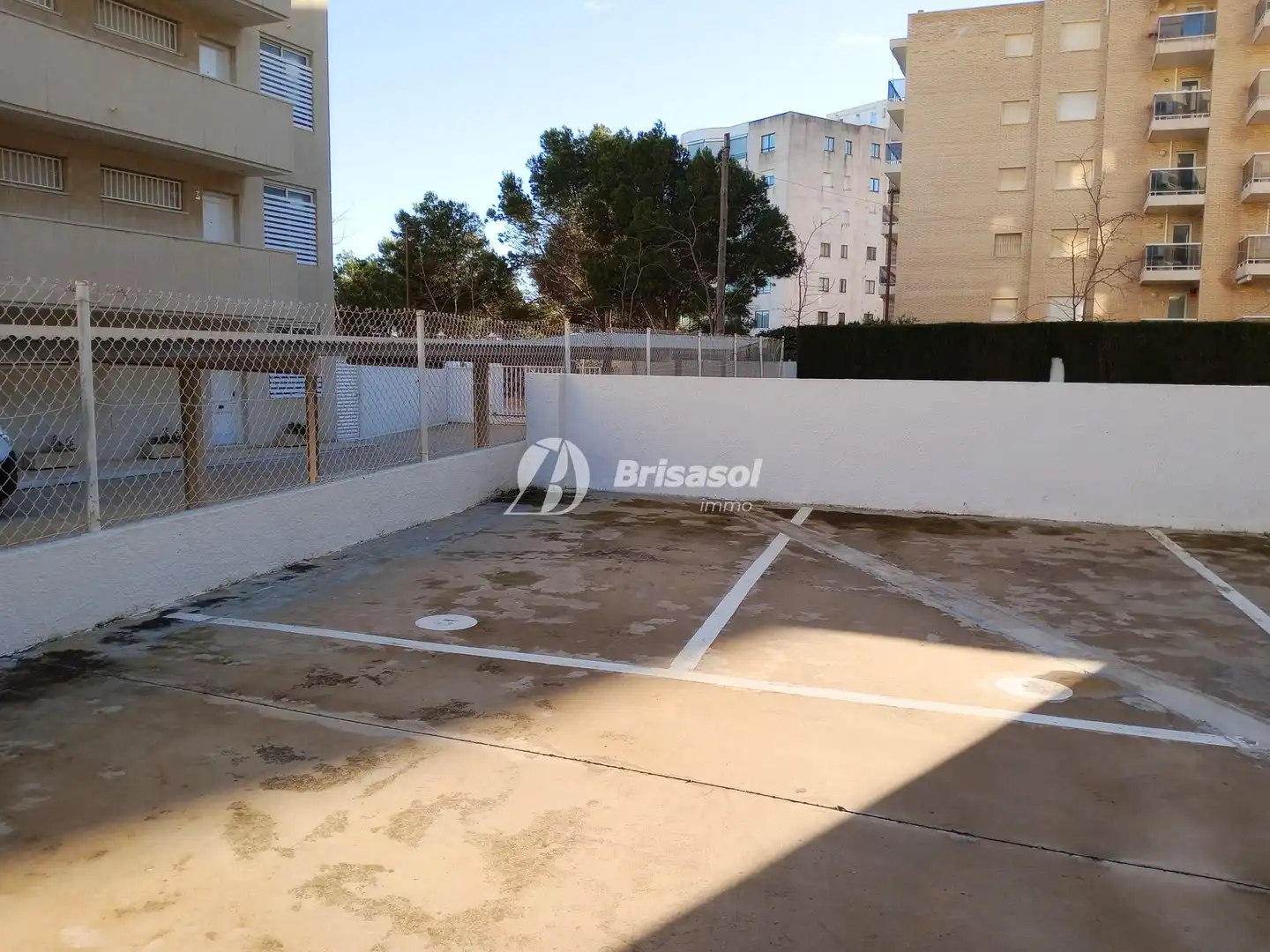 Parking de Apartamento en venta en Mont-roig del Camp con Balcón y Piscina comunitaria