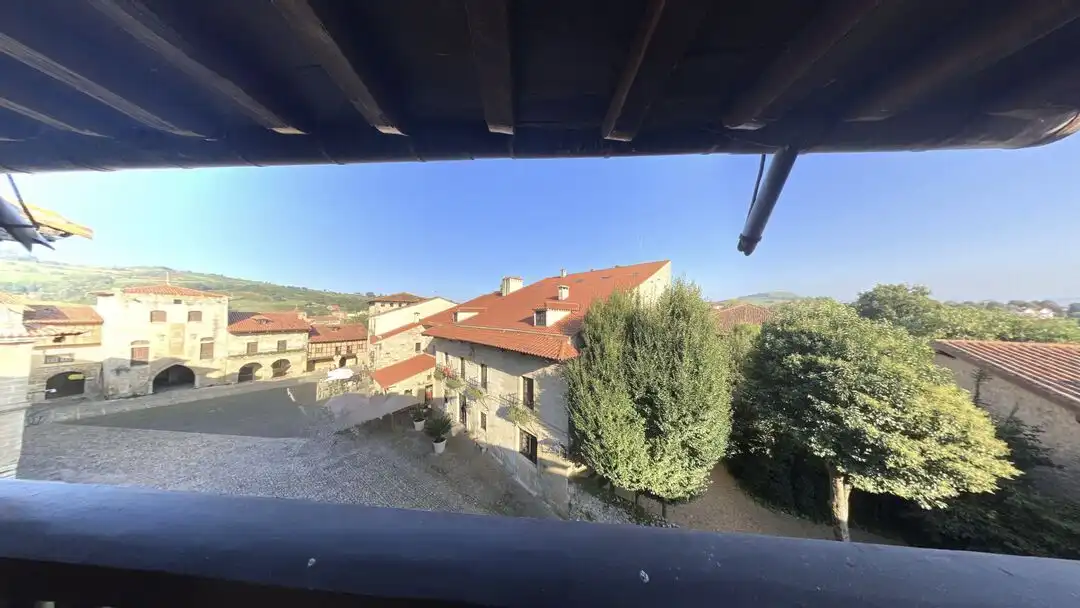 Vista exterior de Dúplex en venta en Santillana del Mar
