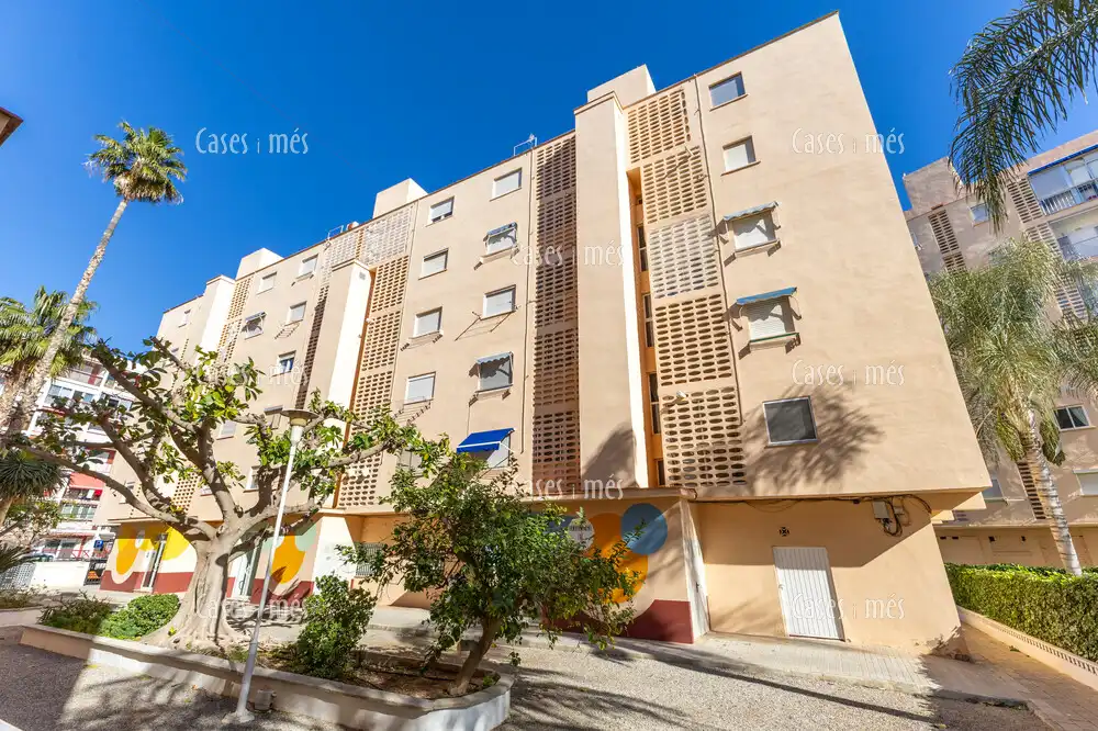 Vista exterior de Apartamento en venta en La Pobla de Farnals con Terraza, Amueblado y Piscina comunitaria