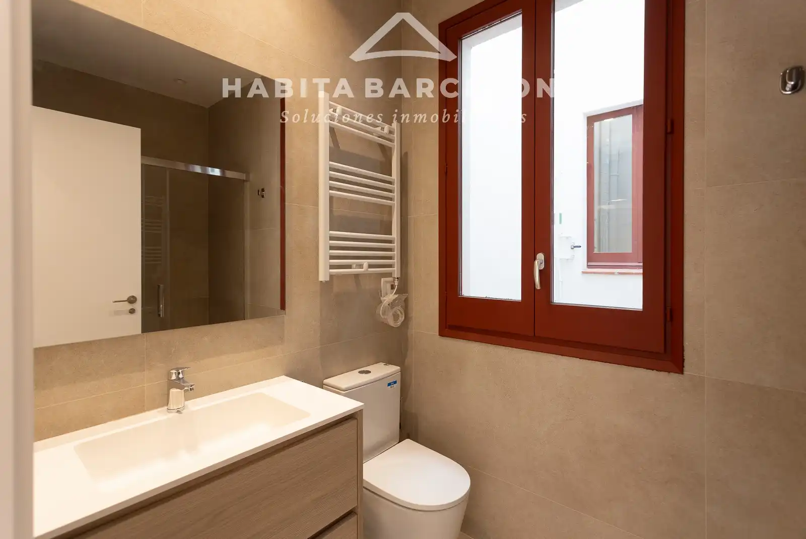 Baño de Dúplex en venta en Barcelona con Aire acondicionado, Calefacción y Jardín privado