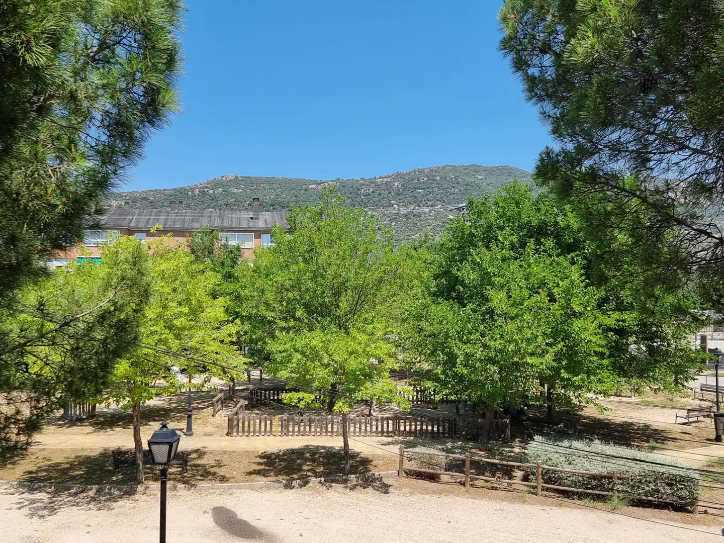 Vista exterior de Casa o xalet en venda en Hoyo de Manzanares