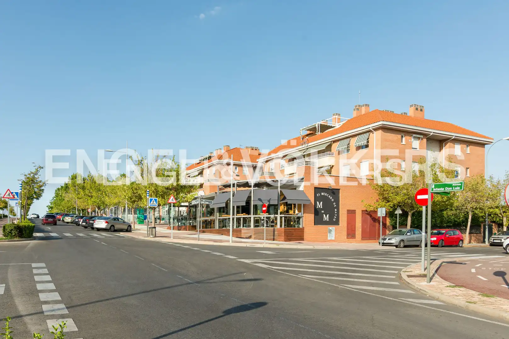Casa adosada de alquiler en Boadilla del Monte con Aire acondicionado, Calefacción y Jardín privado