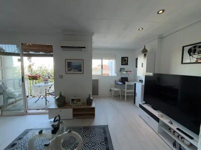 Sala de estar de Piso en venta en Valencia con Aire acondicionado y Balcón