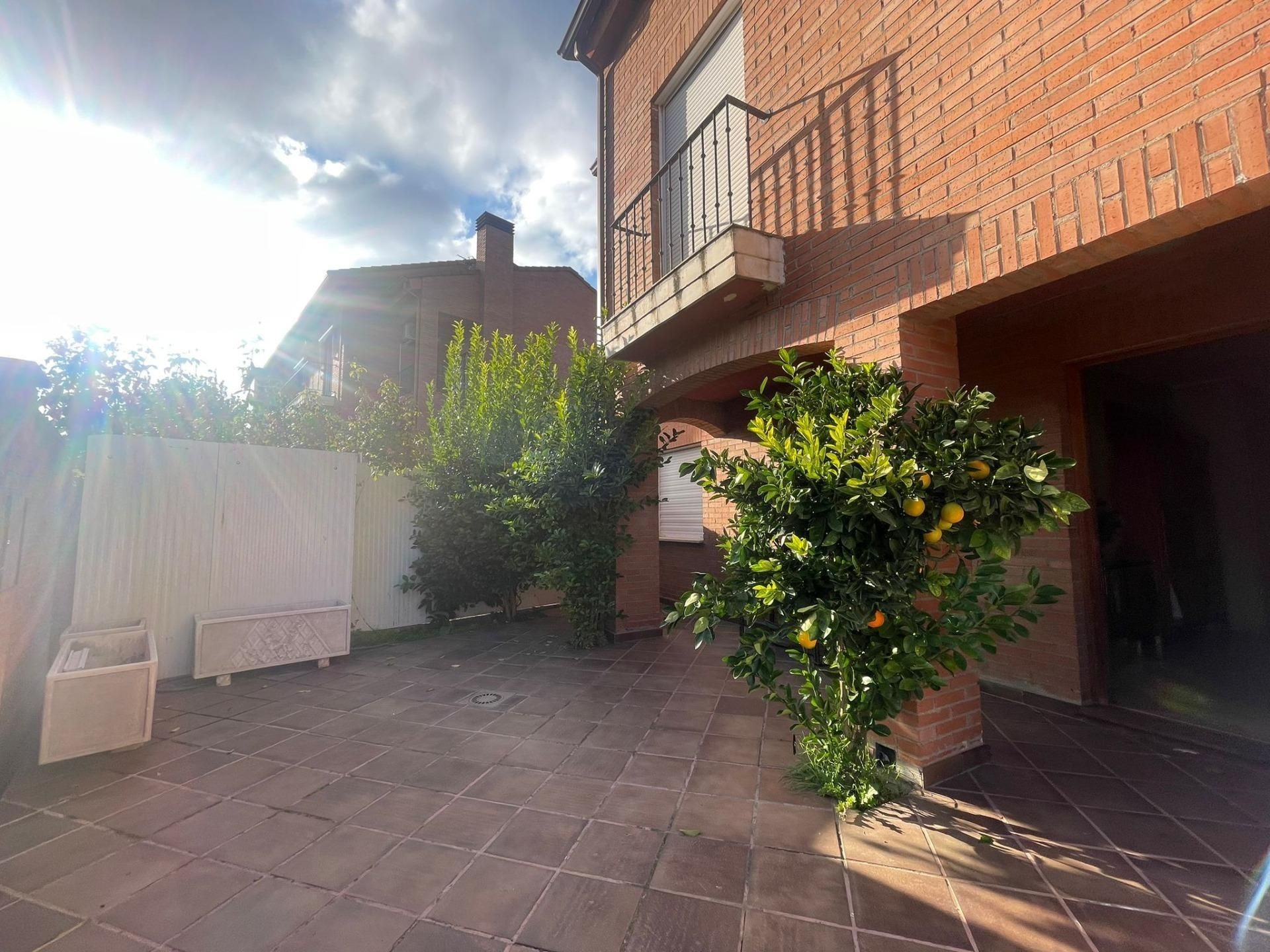 Jardí de Casa o xalet de lloguer en Guadalajara Capital amb Calefacció