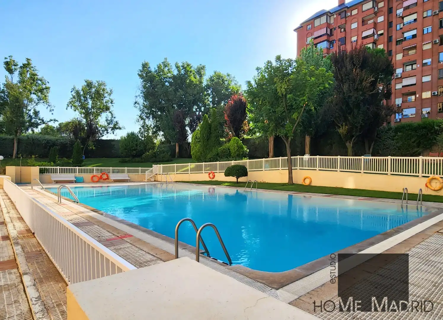 Piscina de Piso de alquiler en Madrid con Aire acondicionado, Calefacción y Parquet