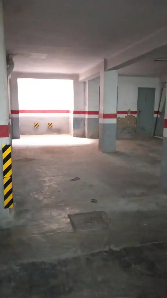 Parking de Piso en venta en Tarragona con Aire acondicionado, Horno y Microondas