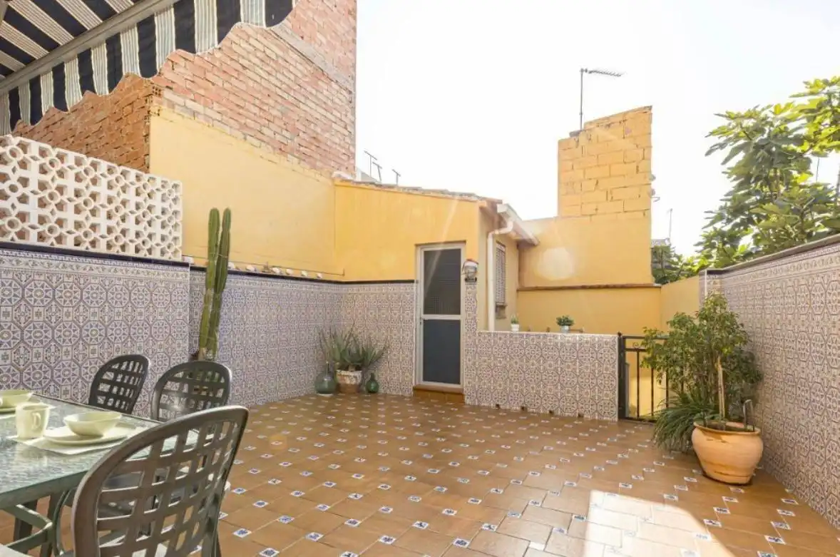 Adossat amb terrassa en venda a Casco Urbano