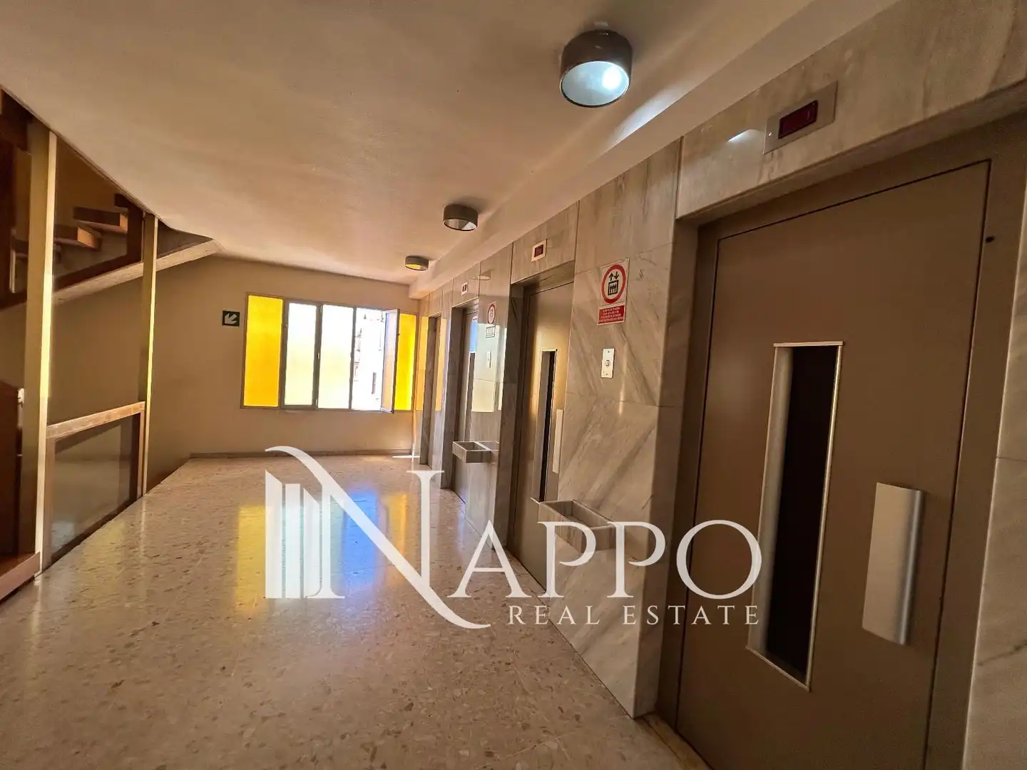 Office space with lift to rent in Alexandre Rosselló, imagen 2