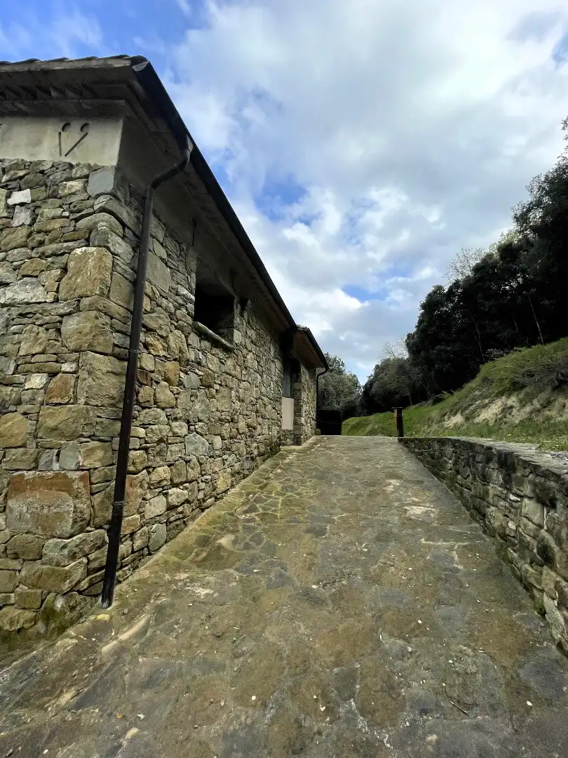 Vista exterior de Finca rústica en venda en Mieres (Girona) amb Calefacció, Parquet i Terrassa