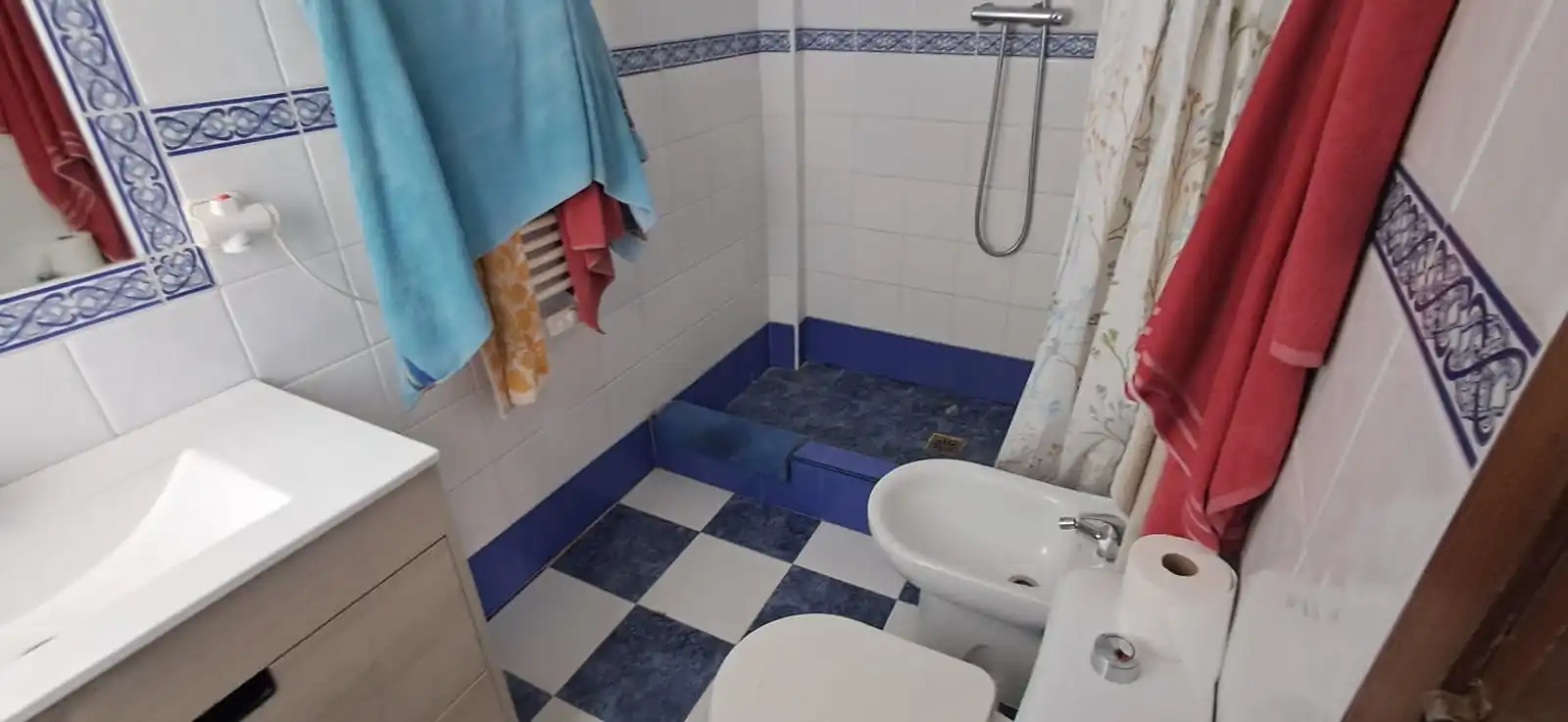 Bathroom of Houses for sale in Utrera  with Private garden and Swimming Pool