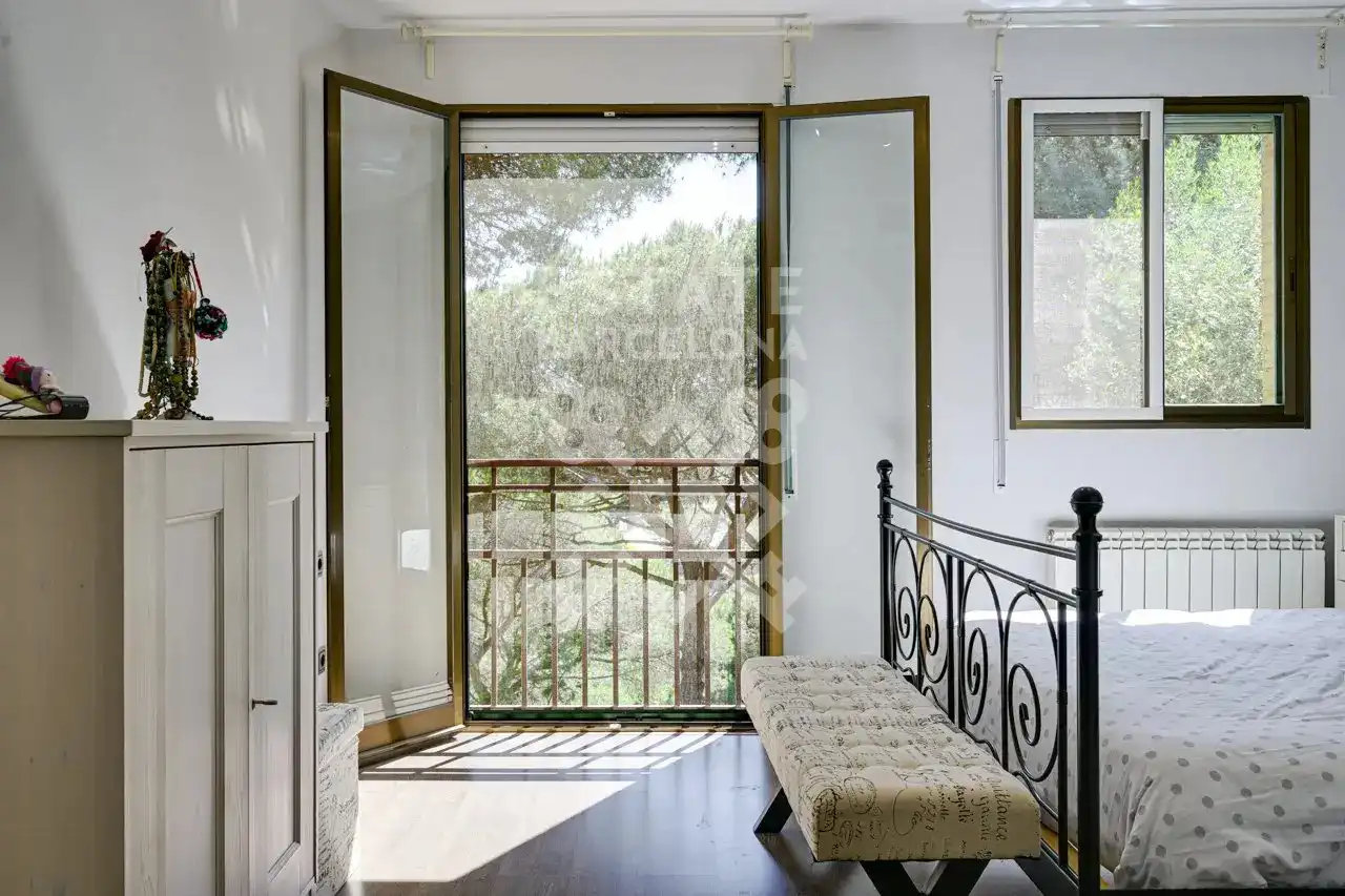 Schlafzimmer von Einfamilien-Reihenhaus zum Verkauf in Mataró mit Klimaanlage, Heizung und Terrasse