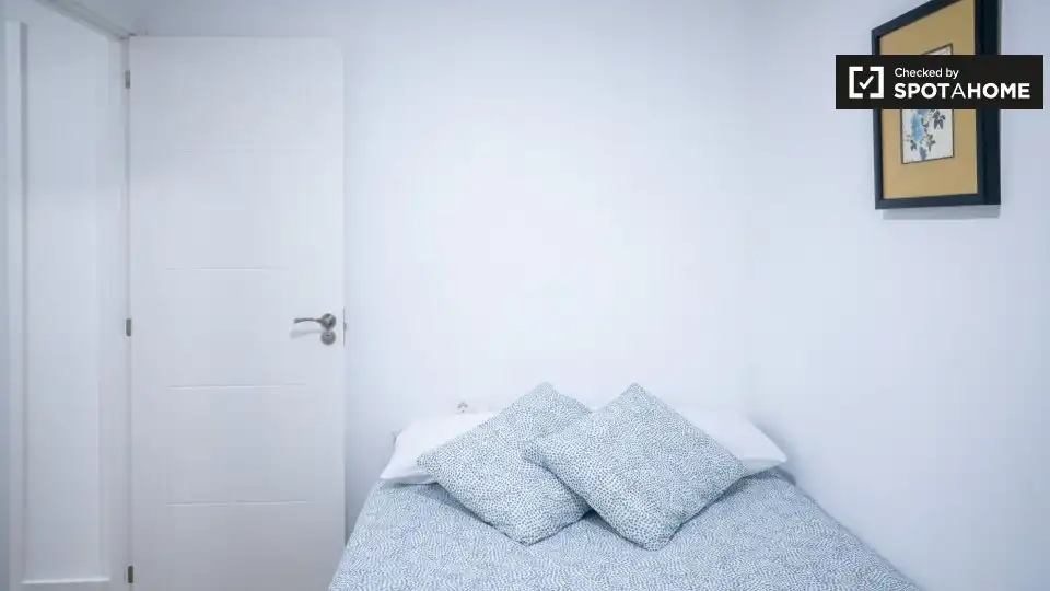 Bedroom of Flat for rent in Valencia  with Air Conditioner, Heating and Furnished