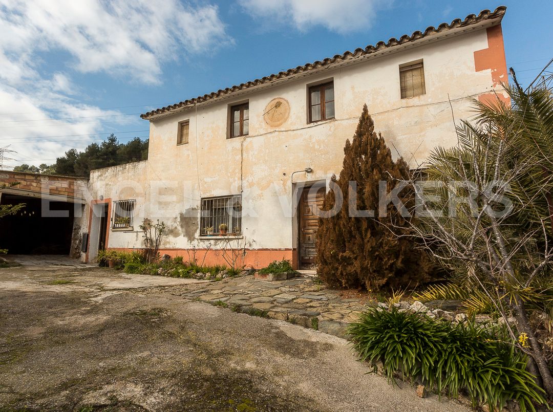Vista exterior de Finca rústica en venda en Sant Climent de Llobregat amb Calefacció, Jardí privat i Terrassa