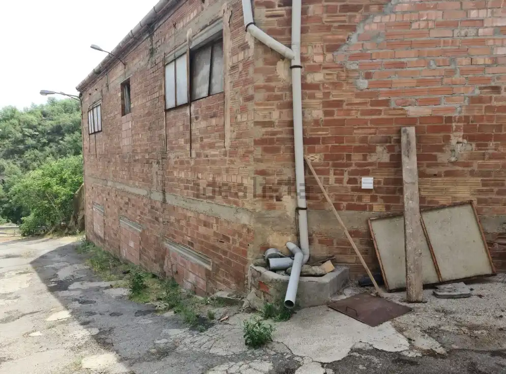 Exterior view of Industrial buildings for sale in Biosca