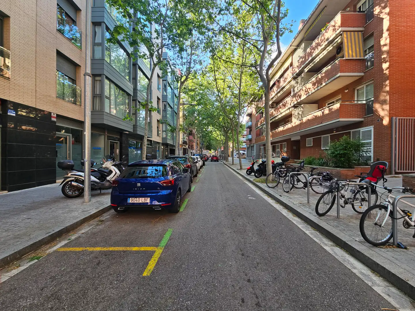 Exterior view of Flat for sale in Barcelona  with Air Conditioner, Heating and Parquet flooring